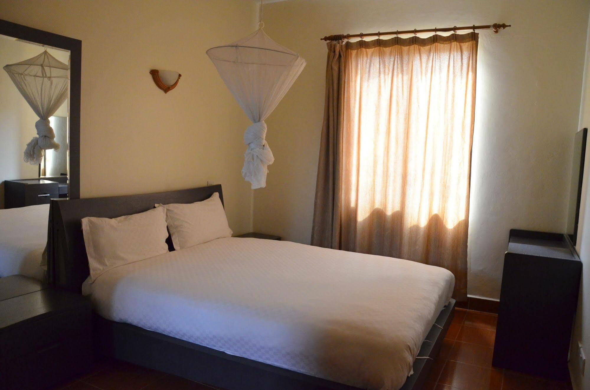 Prestige Hotel Suites Kampala Ngoại thất bức ảnh